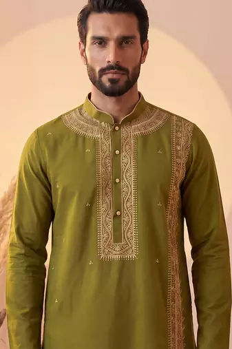 Mens green silk blend solid emboidered straight kurta with trouser