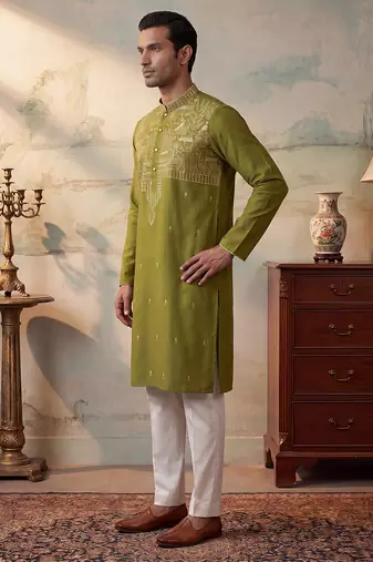 Mens green silk blend solid emboidered straight kurta with trouser