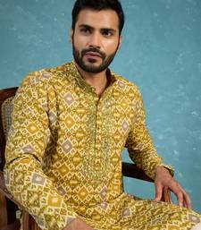Mens green silk blend ethnic motifs ikat printed kurta