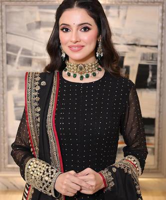 Black embroidered faux blooming anarkali gown set with dupatta 3
