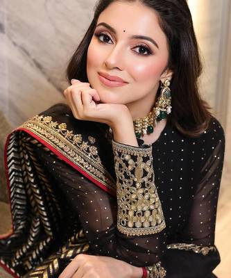 Black embroidered faux blooming anarkali gown set with dupatta 4