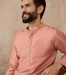Men peach silk blend embroidered mandarin collar straight kurta