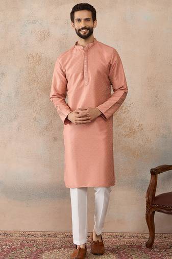Men peach silk blend embroidered mandarin collar straight kurta