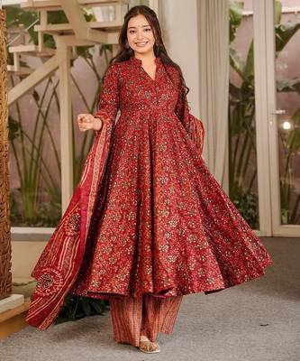 Maroon muslin digital print anarkali kurti pant & dupatta set 1