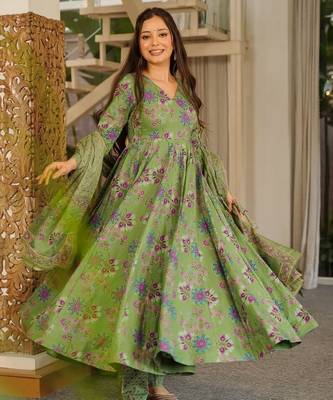 Green muslin digital print anarkali kurti pant & dupatta set 1