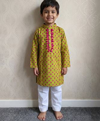Lime green printed cotton kurta pyjama 1