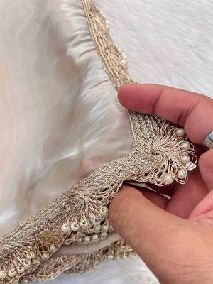 Off White Color weaving moti&gold lace border Silk Blend Saree 3