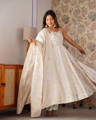 Women's Jacquard Work Jacquard Silk Fabric Flared Anarkali Pant and Dupatta Set 4