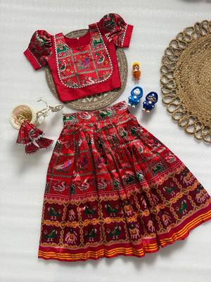 Red silk blend weaved zari border kids lehenga choli 2