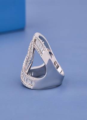 Luxury Sparkling Cubic Zirconia Interlocking Oval Statement Ring for Women with Premium Silver Finish 2