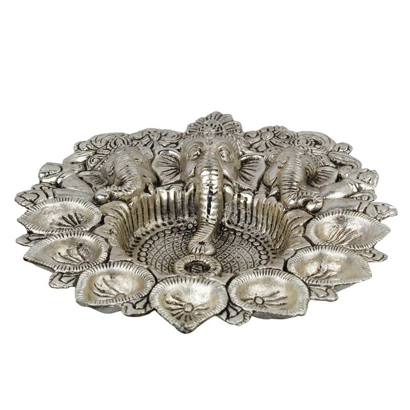 Pretty White Metal God Ganesha Silver Dia Idol 128