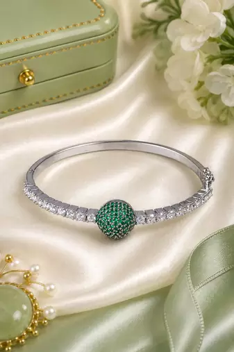 Rhodium finish emerald american diamond bracelet