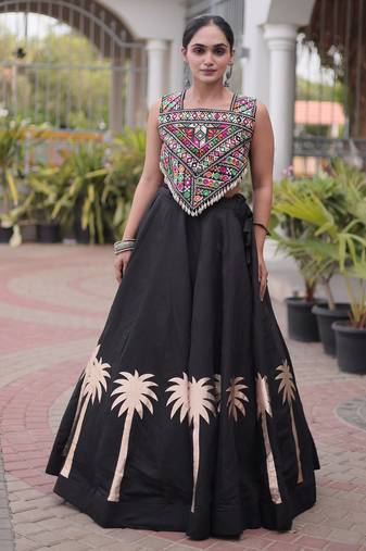 black roman fabric gamthi work navratri chaniya choli