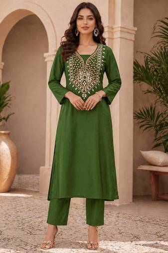 Women's green embroidered roman silk kurta set