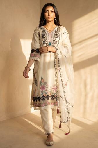 Women's white embroidery work cotton kurta set 