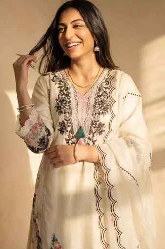 Women's white embroidery work cotton kurta set 