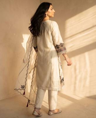 Women's white embroidery work cotton kurta set  4
