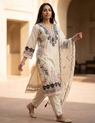 Women's white embroidery work cotton kurta set  5