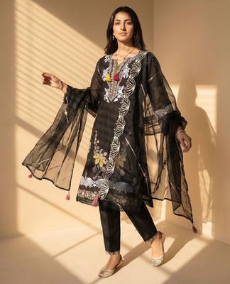 Women's black embroidery work cotton kurta set  1