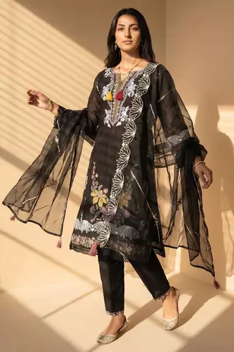 Women's black embroidery work cotton kurta set 