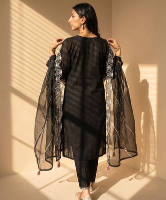 Women's black embroidery work cotton kurta set  2