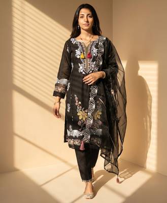 Women's black embroidery work cotton kurta set  3