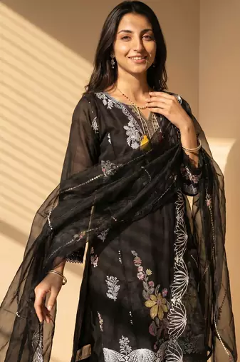 Women's black embroidery work cotton kurta set 