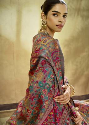 Grey hand woven  munga cotton blend saree with blouse 3