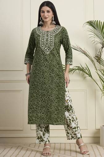 Bandhani Printed Regular Mirror Work  Cotton Kurta with Trouser