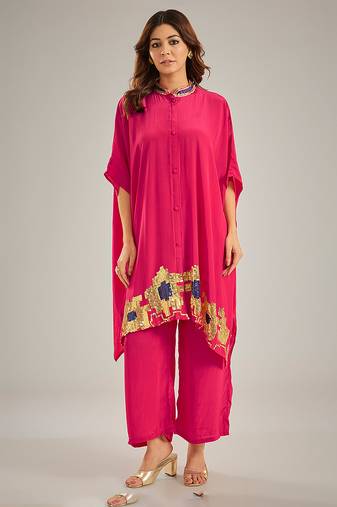 Rani pink embroidered crepe kaftan set