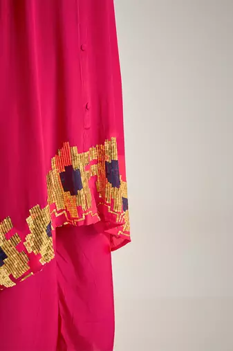 Rani pink embroidered crepe kaftan set