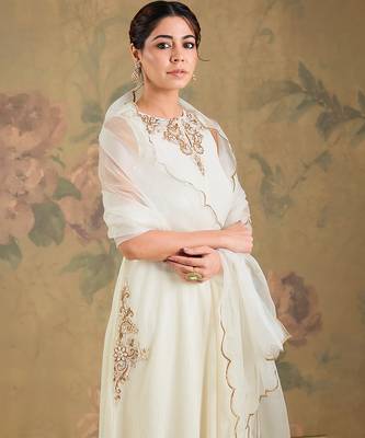 Ivory embroidered chinon cotton anarkali set 4