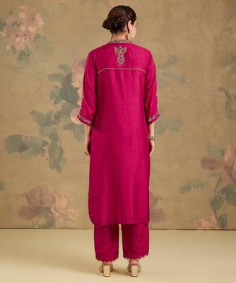 Magenta pink embroidered silk kurta set 2