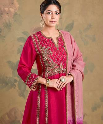 Magenta pink embroidered silk kurta set 4