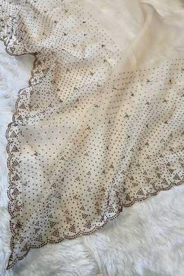 Elegant silk blend saree with sparkling diamond work & blouse piece 5