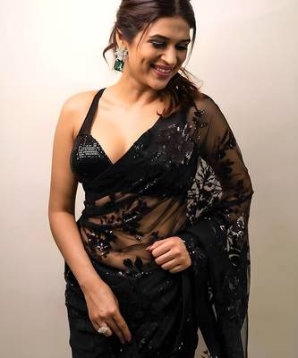 Black georgette saree with heavy multi-embroidery stitch work 3