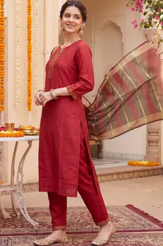 Women Ethnic Motifs Regular Thread Work Kurta with Trousers & With Dupatta
