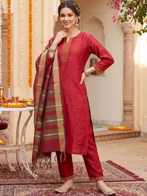 Women Ethnic Motifs Regular Thread Work Kurta with Trousers & With Dupatta 5