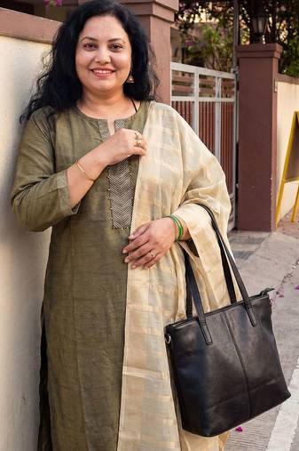 Women Ethnic Motifs Regular Thread Work Kurta with Trousers & With Dupatta