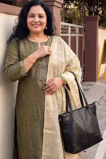 Women Ethnic Motifs Regular Thread Work Kurta with Trousers & With Dupatta