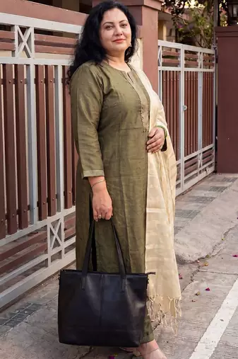 Women Ethnic Motifs Regular Thread Work Kurta with Trousers & With Dupatta