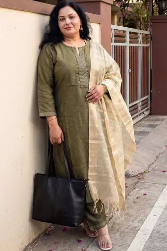 Women Ethnic Motifs Regular Thread Work Kurta with Trousers & With Dupatta