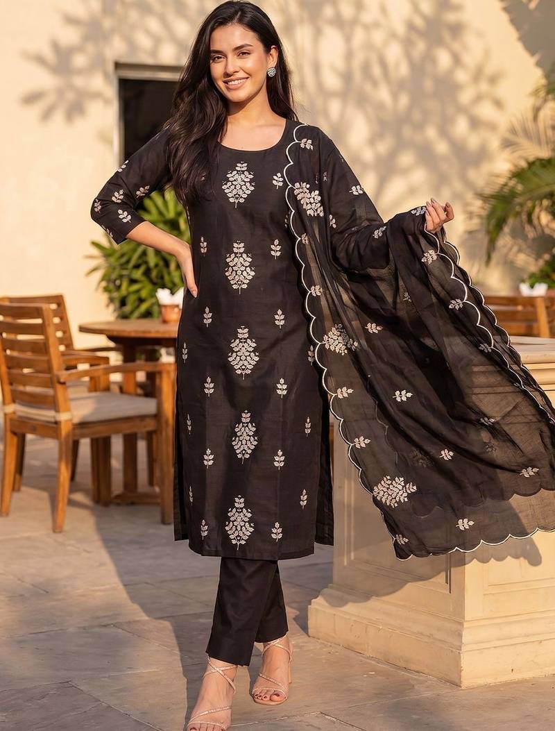 Women Ethnic Motifs Embroidered Regular Thread Work Kurta with Trousers & With Dupatta