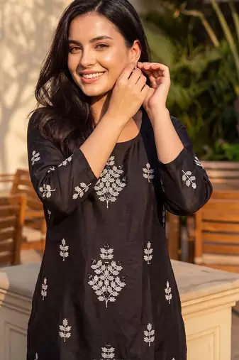 Women Ethnic Motifs Embroidered Regular Thread Work Kurta with Trousers & With Dupatta