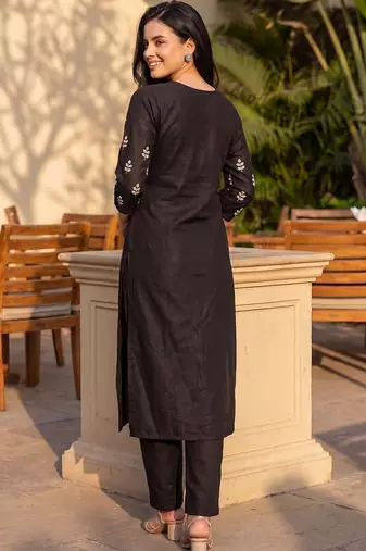 Women Ethnic Motifs Embroidered Regular Thread Work Kurta with Trousers & With Dupatta