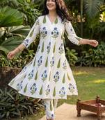 Women Floral Printed Regular Pure Cotton Kurta with Trousers