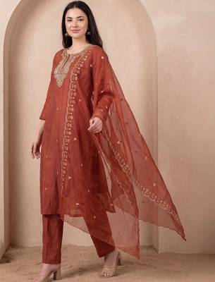 Women Ethnic Motifs Embroidered Regular Thread Work Kurta with Trousers & With Dupatta 2