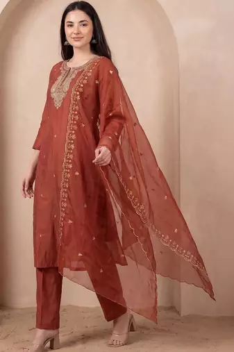Women Ethnic Motifs Embroidered Regular Thread Work Kurta with Trousers & With Dupatta