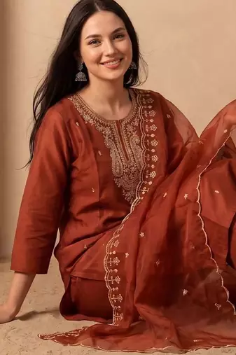 Women Ethnic Motifs Embroidered Regular Thread Work Kurta with Trousers & With Dupatta
