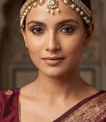 white color kundan & agate stone maang tikka | gold plated